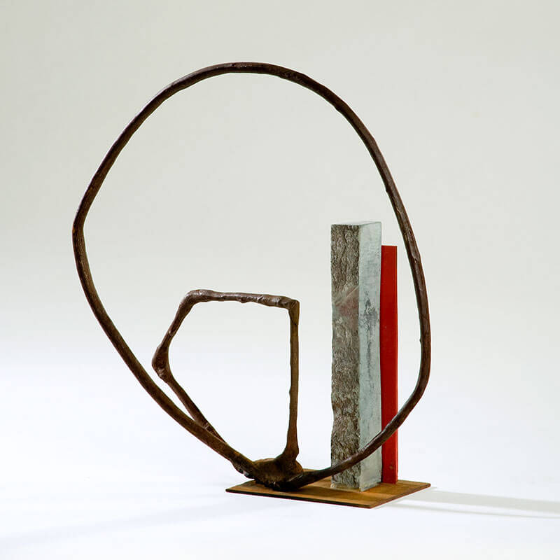 o.T., 2018, Eisenguss, Anröchter Dolomit, Corten-Stahl, Lack, H 37 cm, B 36 cm, T 16 cm