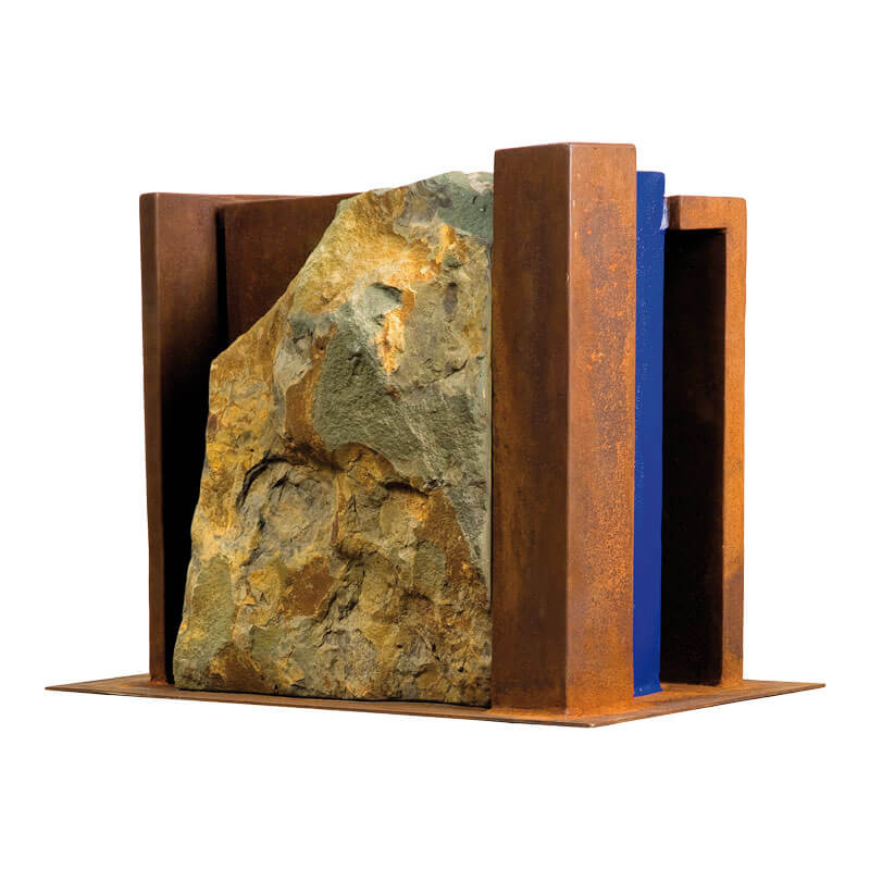 o.T., 2010, Anröchter Dolomit, Corten-Stahl, Lack, H 44 cm, B 65 cm, T 30 cm