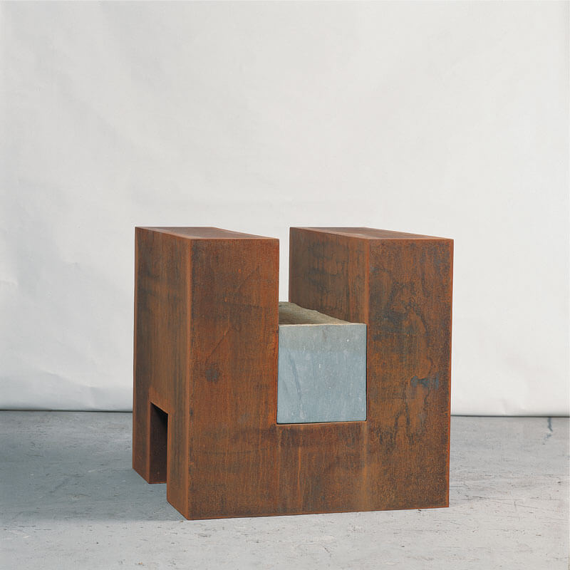 o.T., 1998, Corten-Stahl, Anröchter Dolomit, H 90 cm, B 90 cm, T 90 cm