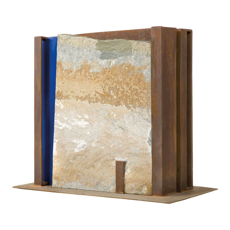 o.T., 2009, Anröchter Dolomit, Corten-Stahl, Lack, H 75 cm, B 85 cm, T 39 cm