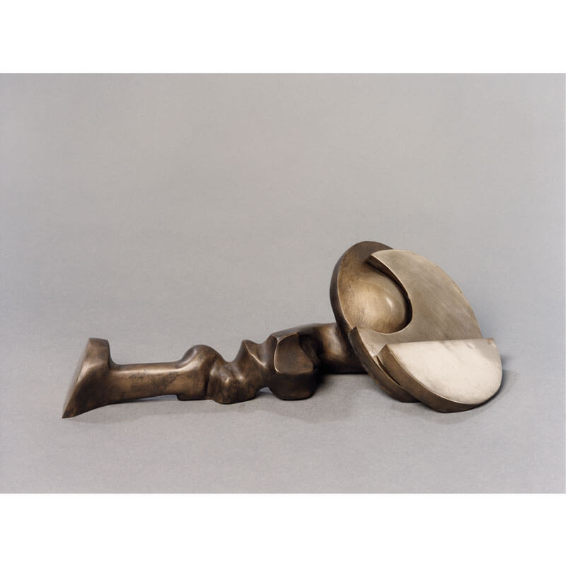 o.T., 1977, Bronzeguss, H 12 cm, B 47 cm, T 20 cm