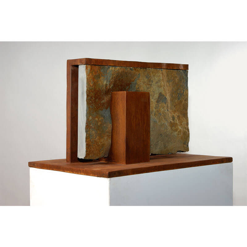 o.T., 2005, Anröchter Dolomit, Corten-Stahl, H 54 cm, B 72 cm, T 45 cm