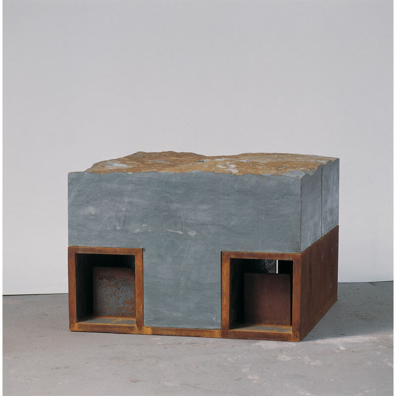o.T., 1996, Stahl, Anröchter Dolomit, H 60 cm, B 90 cm, T 90 cm
