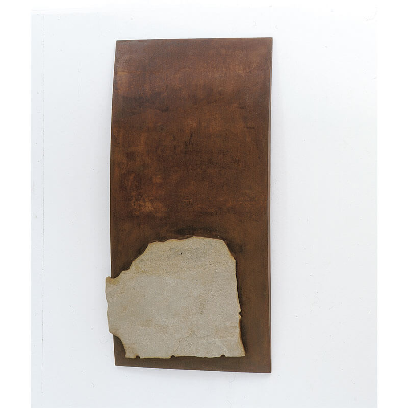 o.T., 2001 (Wandobjekt), Stahl, Ruhrsandstein, H 144 cm, B 76 cm, T 7 cm
