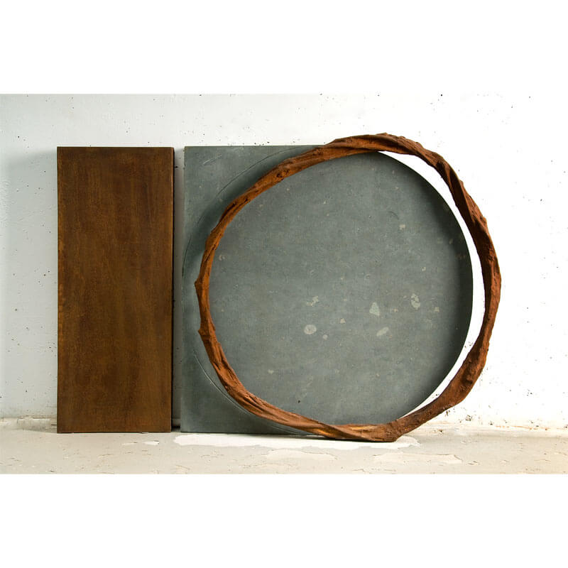 o.T., 2006 (Boden-/Wandobjekt), Anröchter Dolomit, Corten-Stahl, Eisenguss, H 100 cm, B 150 cm, T 6 cm